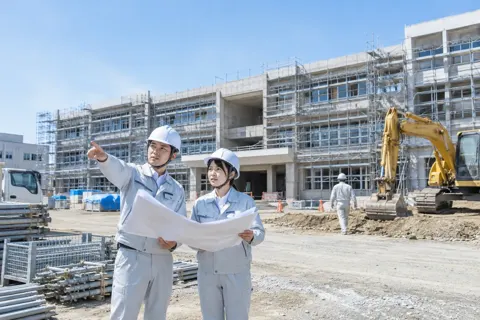 学校の校舎の建設現場（総合建設・ビル・マンション・店舗・工場の写真 No.50）