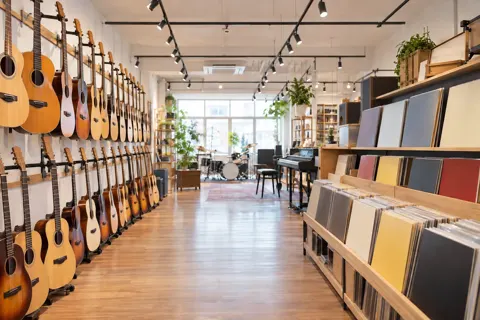 楽器店・レコードの写真 No.4